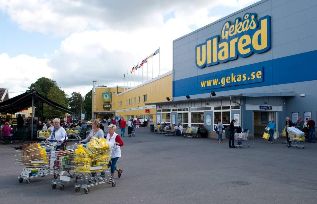 Charmig Hallandslaenga Naera Ullared Buitenkant foto
